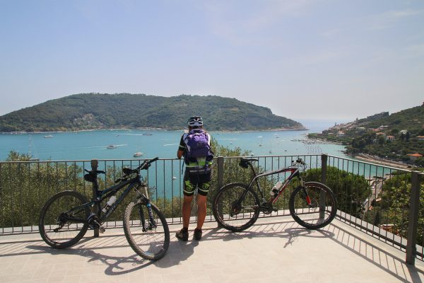 Levanto e l'Alta Via delle Cinque Terre in enduro